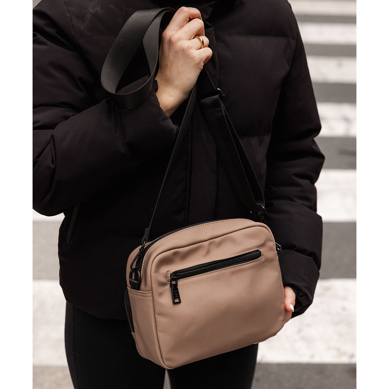 London Camera Crossbody Bag Mocha
