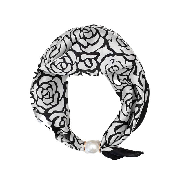 Pearl Fasten Neck Tie Roses