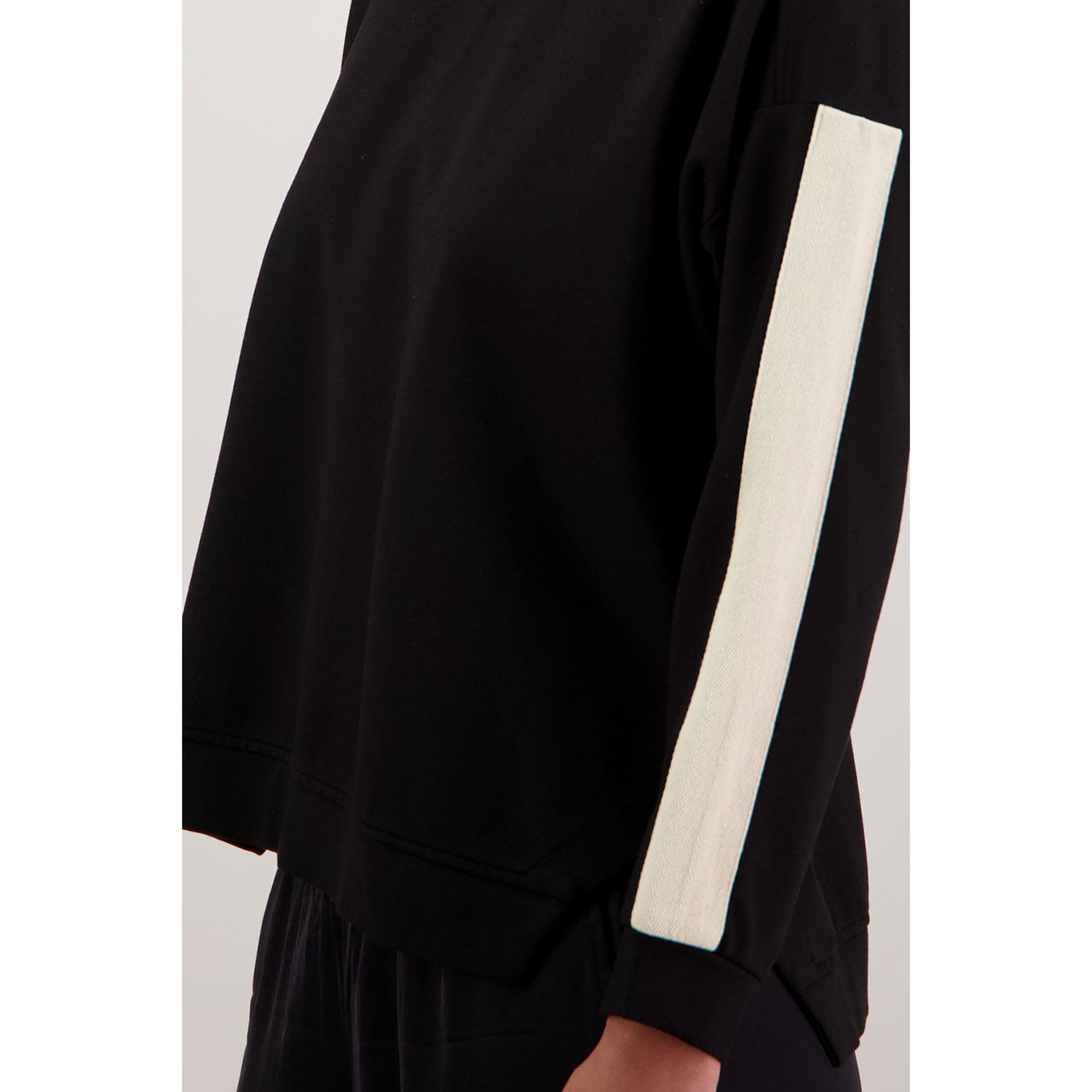 Holmes Top Black