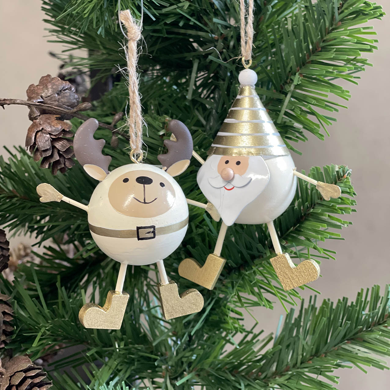 Whimsical Santa/Reindeer Round Gold Hanging Deco