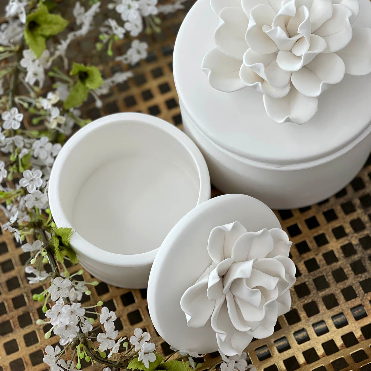 Porcelain White Flower Trinket Box Round