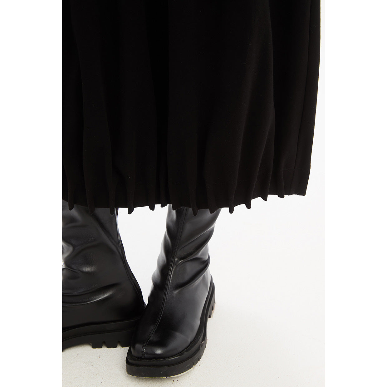 Jersey Pin Tuck Hem Skirt Black
