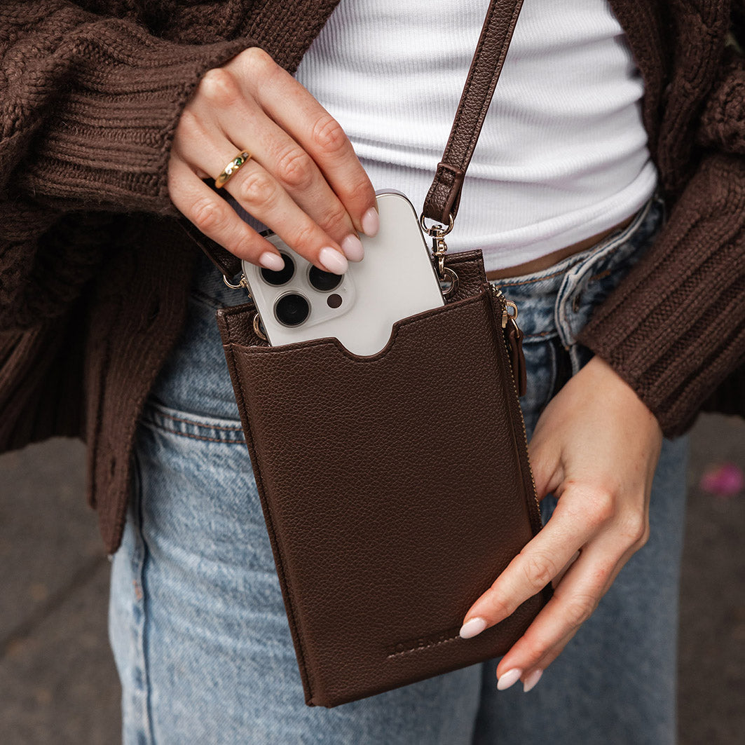 Suki Phone Bag Chocolate