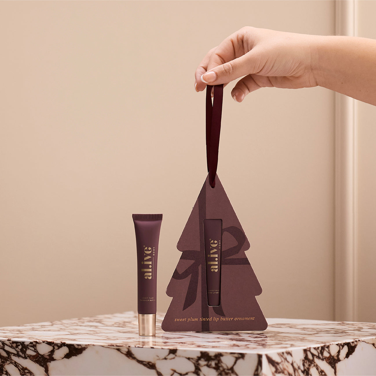 Tinted Lip Butter Ornament Sweet Plum