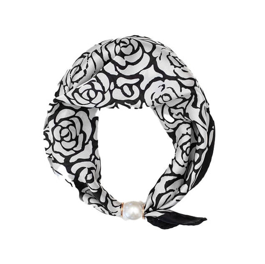 Pearl Fasten Neck Tie Roses