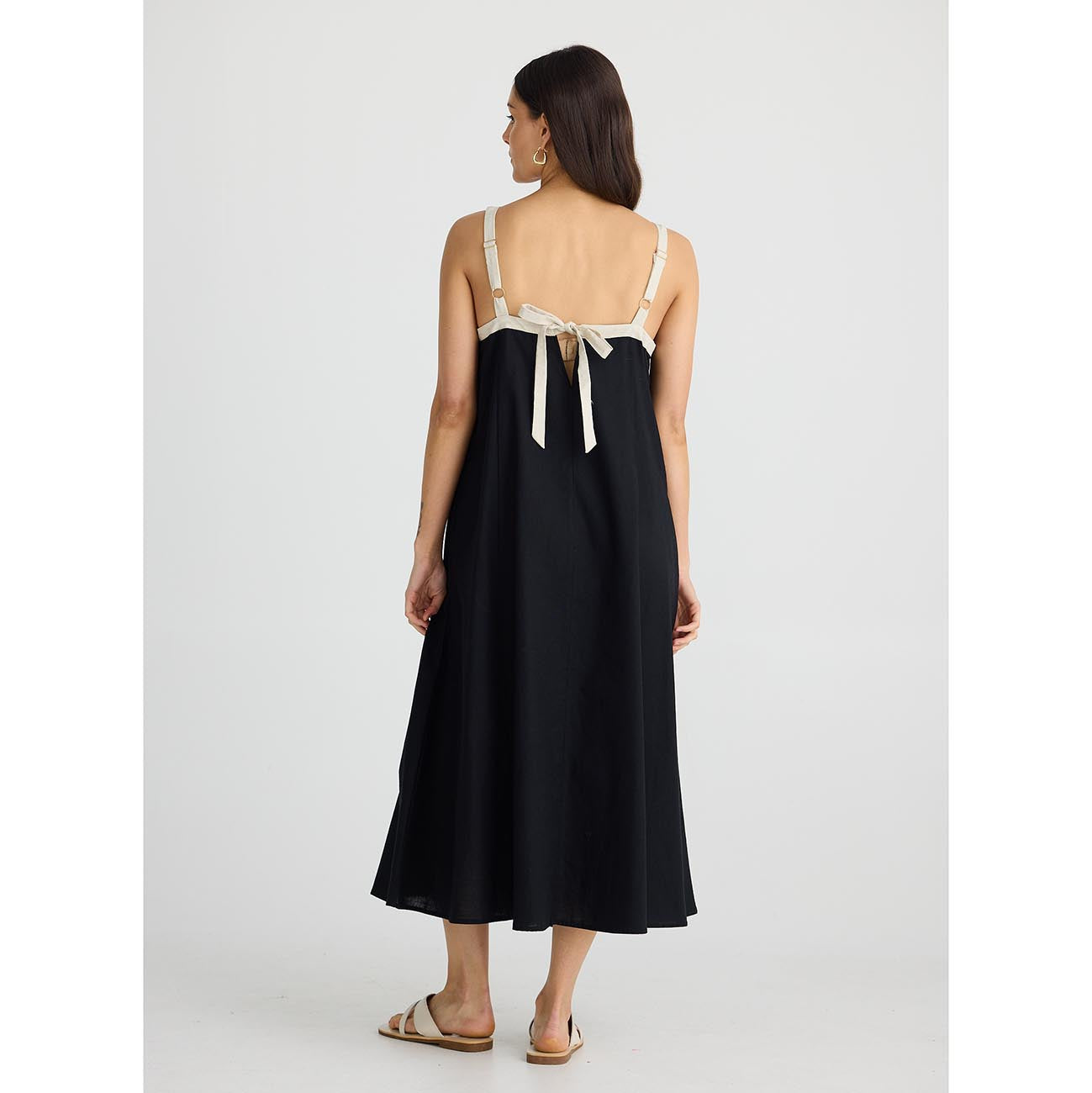 Erica Dress Black w Natural Trim