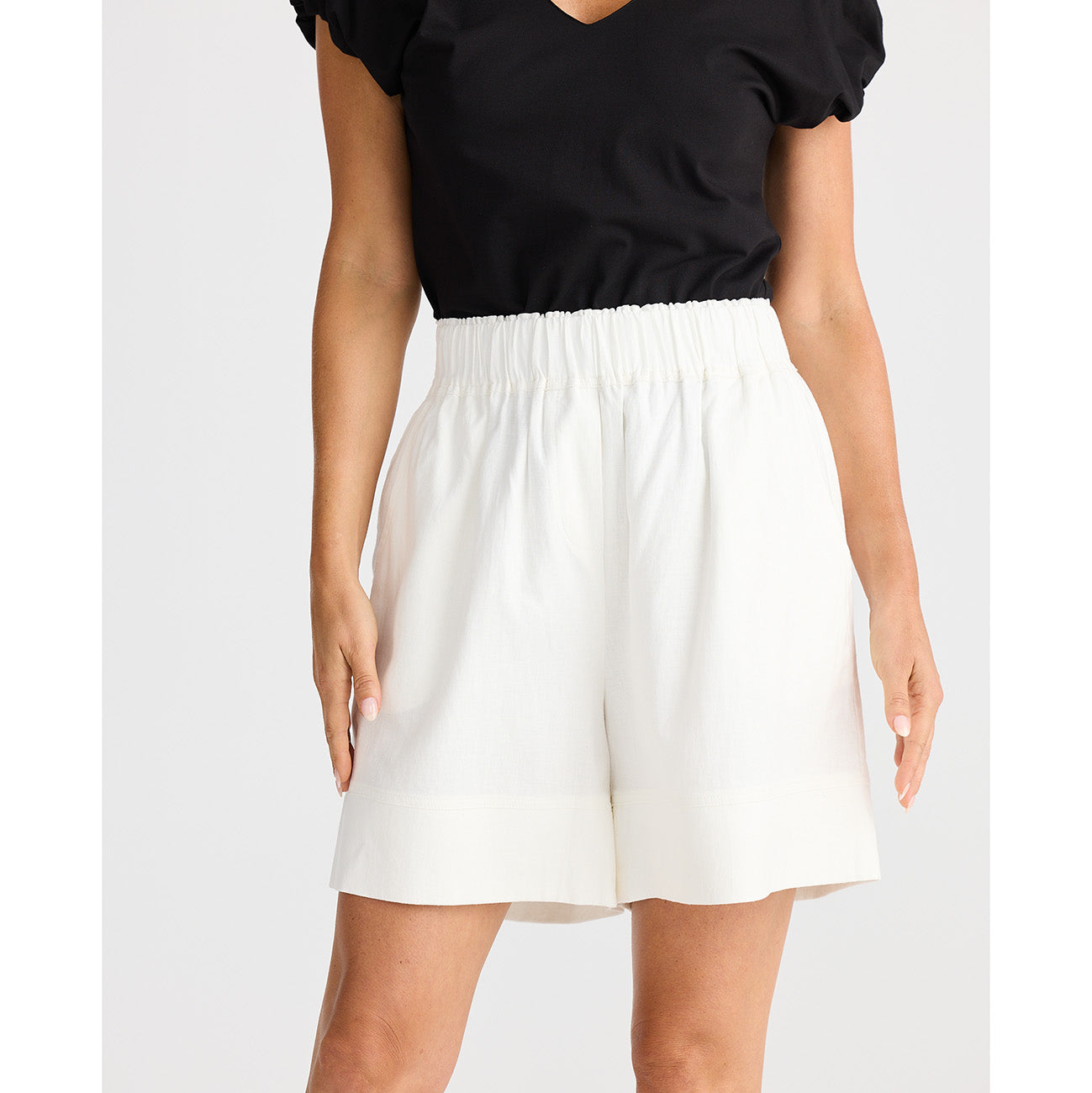 Broadway Shorts Off White