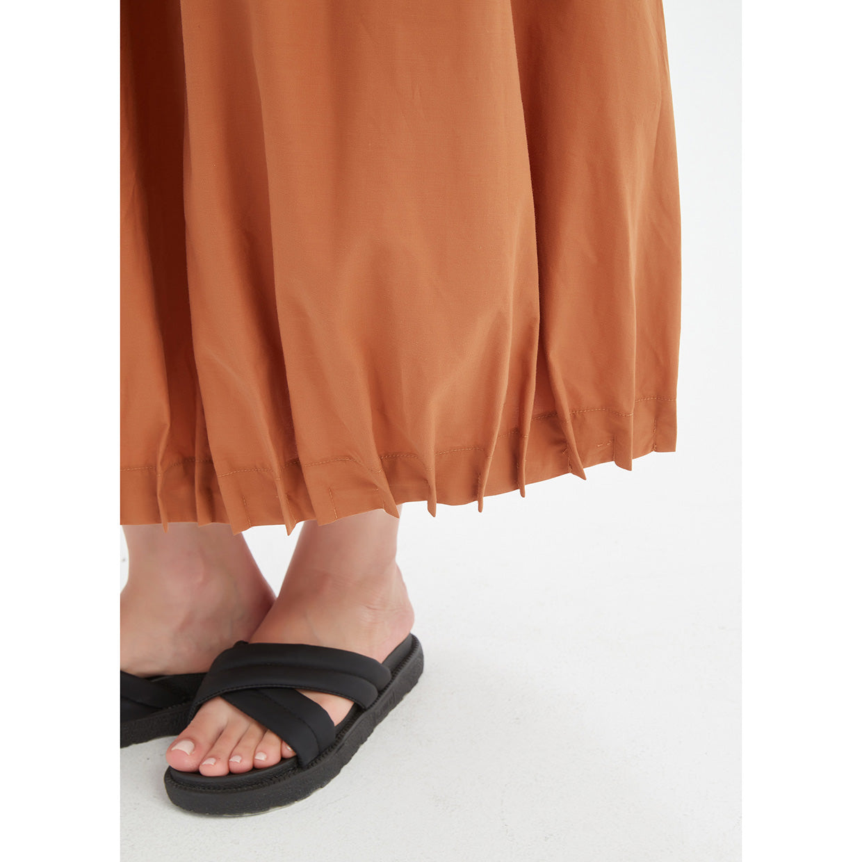 Pin Tuck Hem Skirt Russet