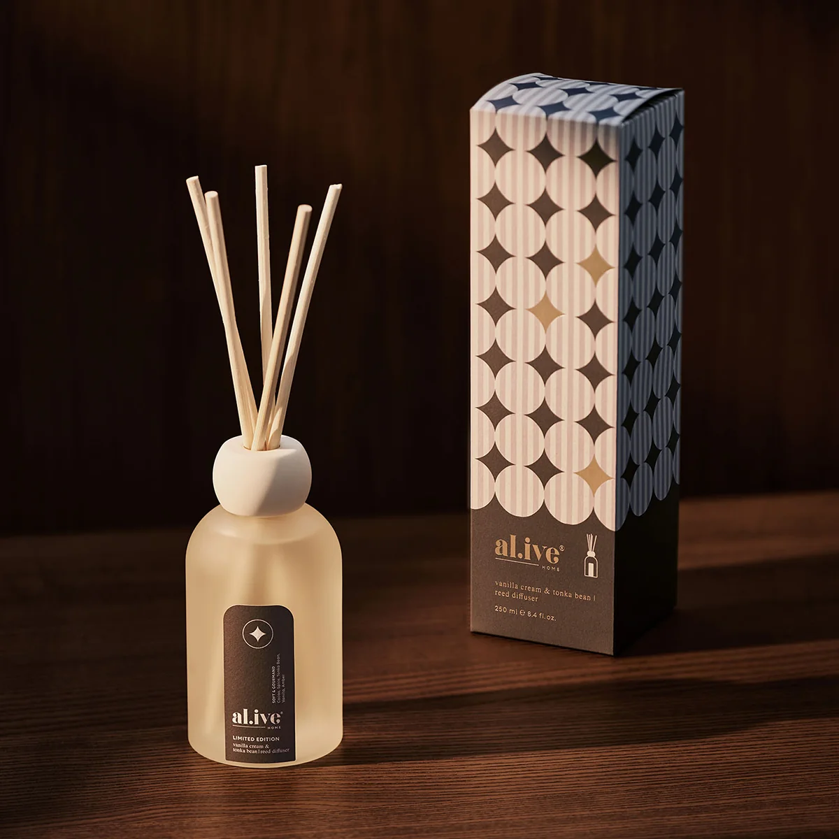 Holiday Reed Diffuser Vanilla Cream & Tonka Bean