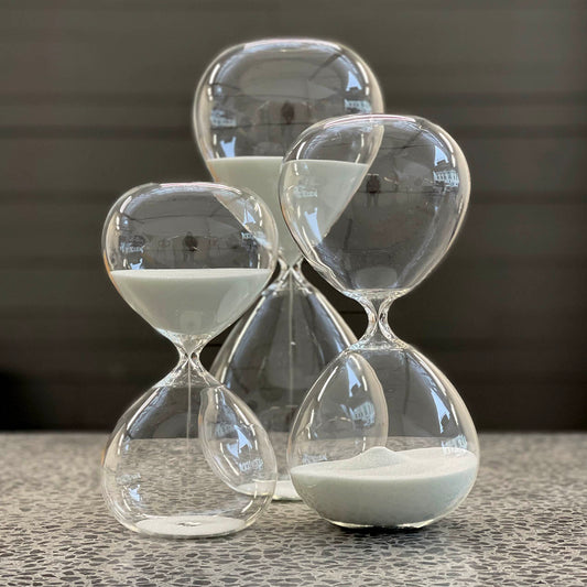 Hourglass Clear/White