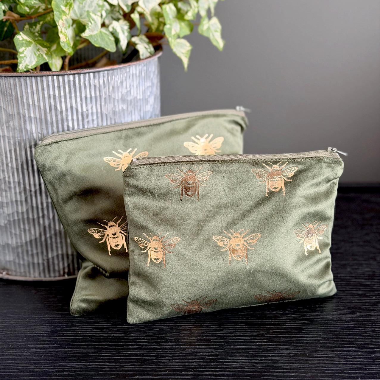 Velvet Bee Cosmetic Bag Green/Gold