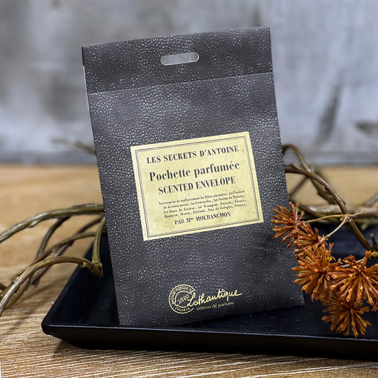 Lothantique Black Scented Envelope
