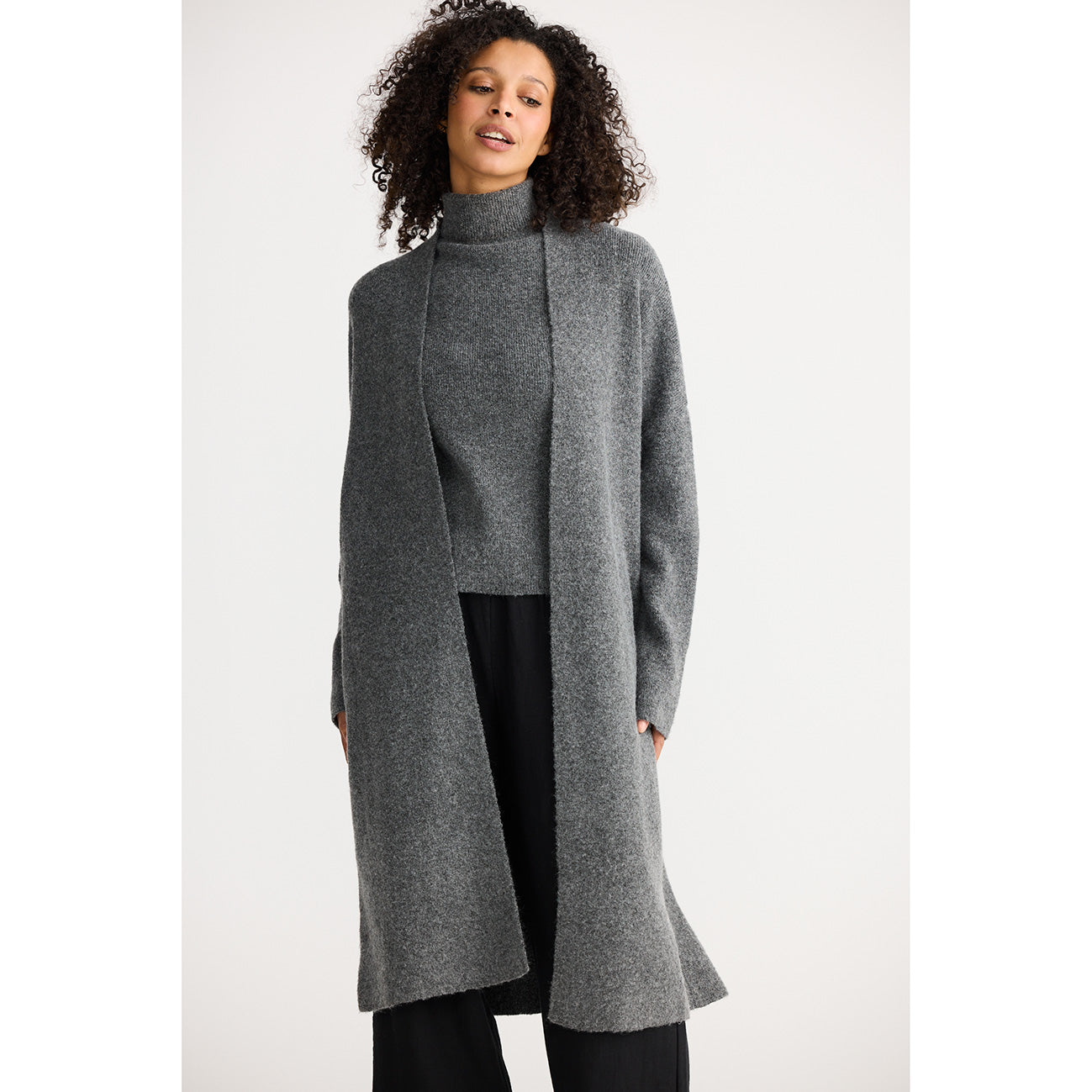Lucerne Cardi Charcoal