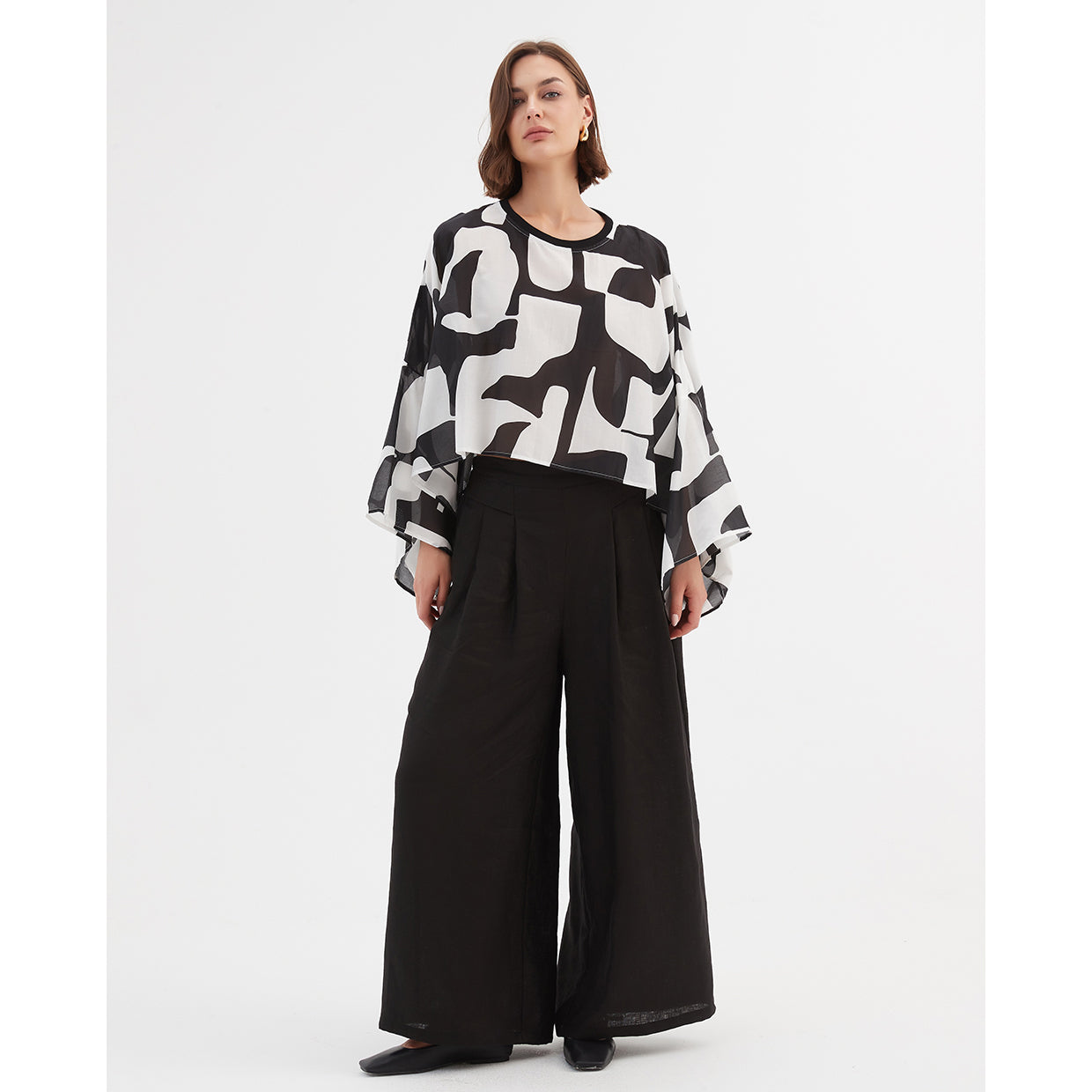 Silky Oversized Layer Top Black Abstract OS