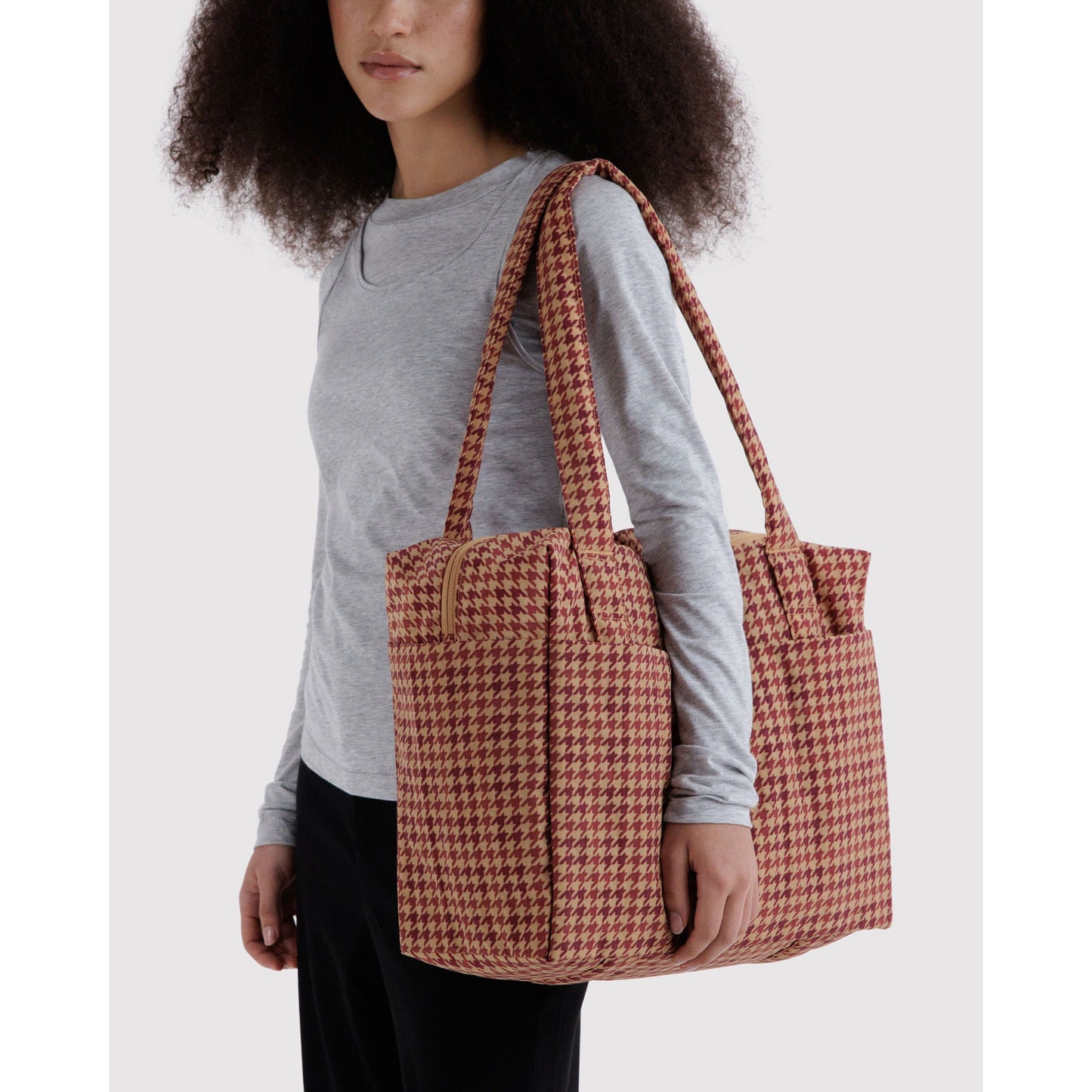 Baggu Small Cloud Carry-On Tan Houndstooth