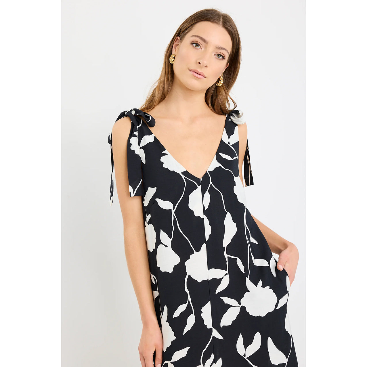 Spontaneous B&W Floral Tie Shoulder Relaxed Midi Dress