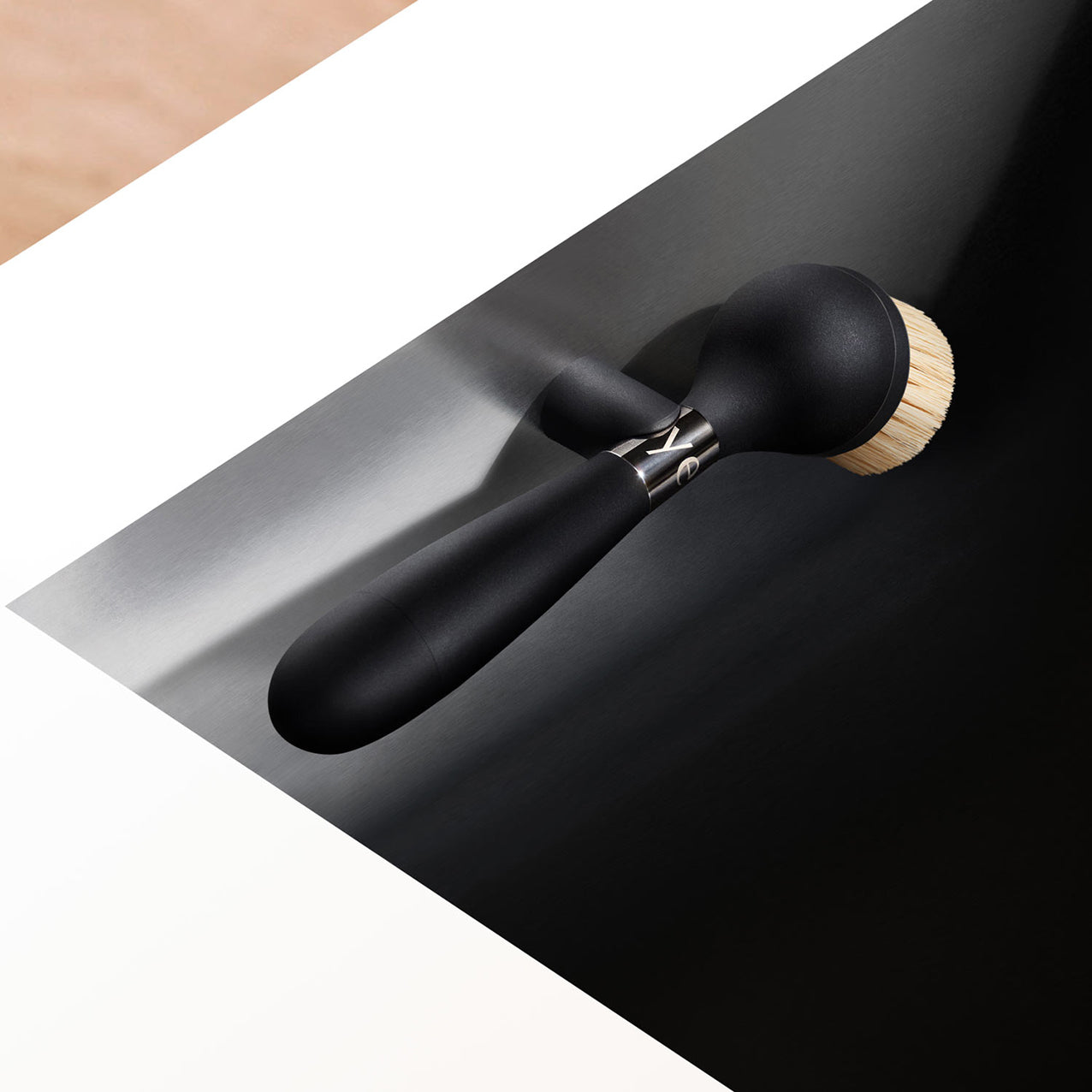 Yeseco V2 Brush Black Magnetic Stand
