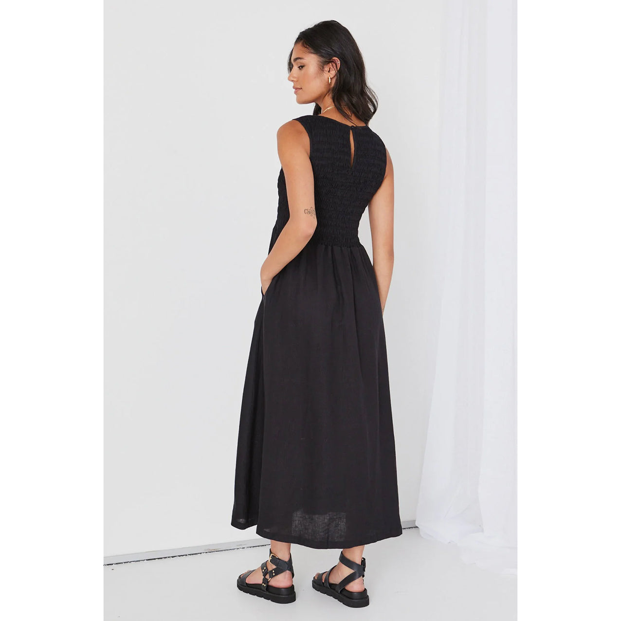 Bryar Black Linen Sleeveless Empire Midi Dress