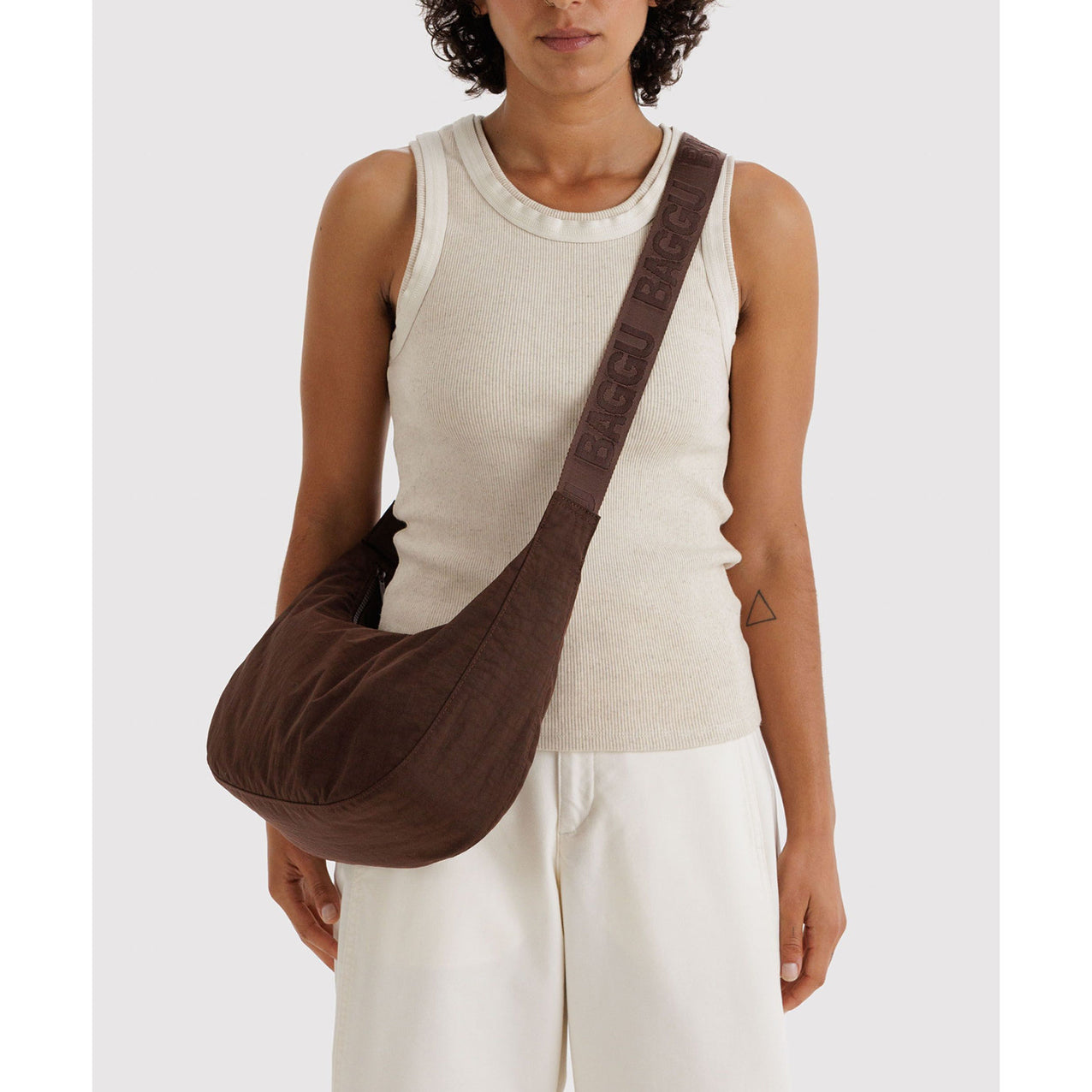 Baggu Medium Nylon Crescent Bag Coffee