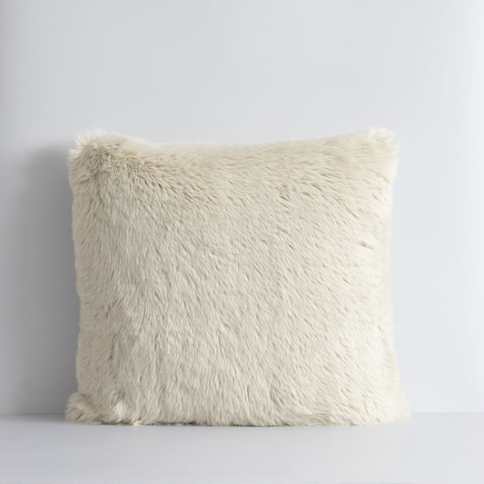 Pele cushion ecru