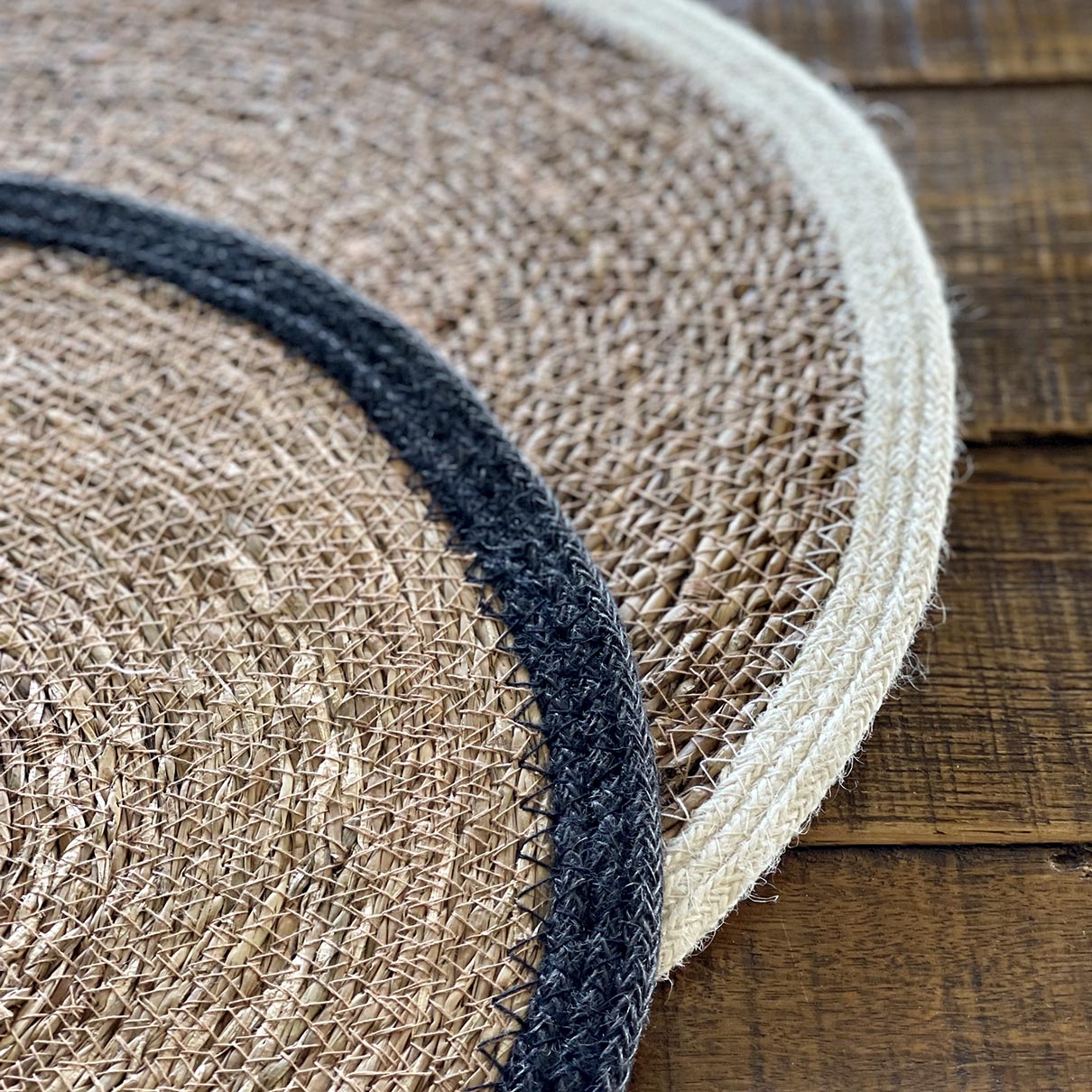 Jute Round Placemat w Border