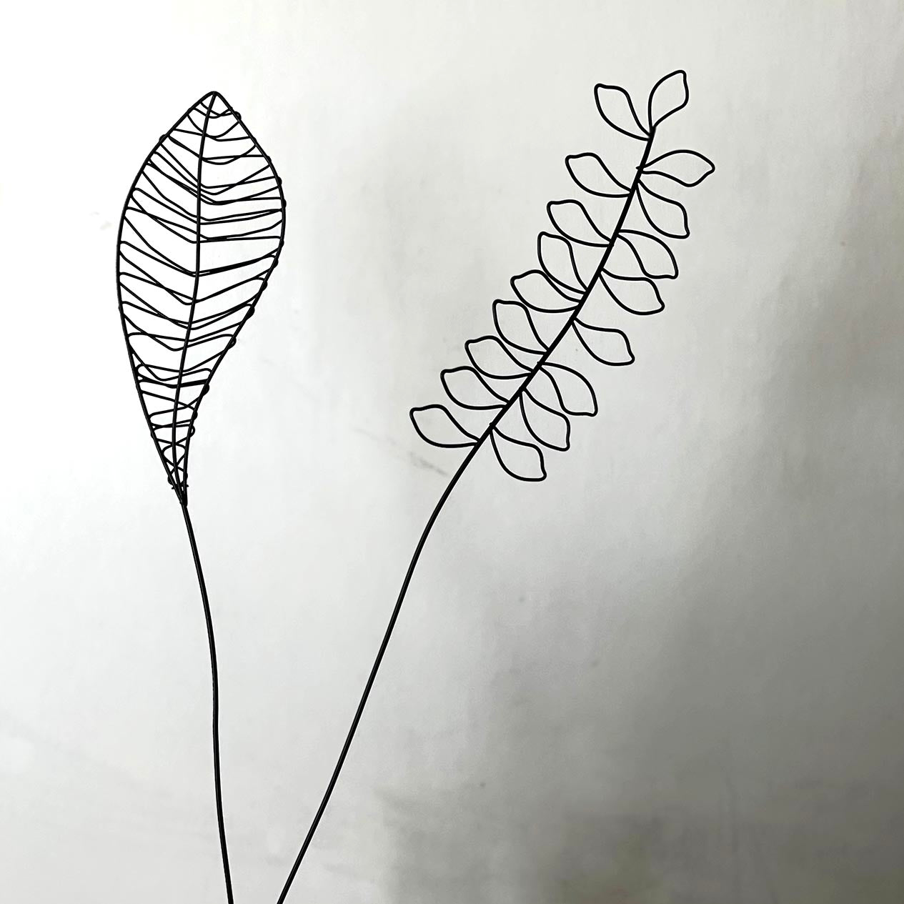 Set 2 Leaves Wire Art