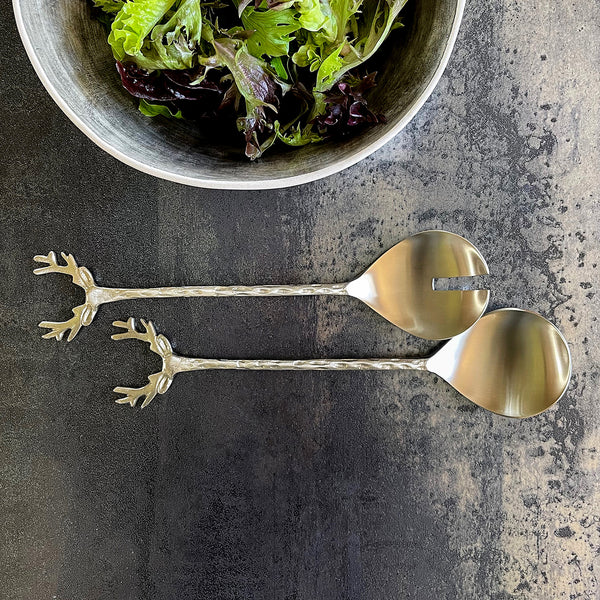 Add a bit of glamour to the table with these beautiful Deer Brushed Gold Salad Servers.  Size: 28cm long